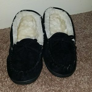 Black slippers